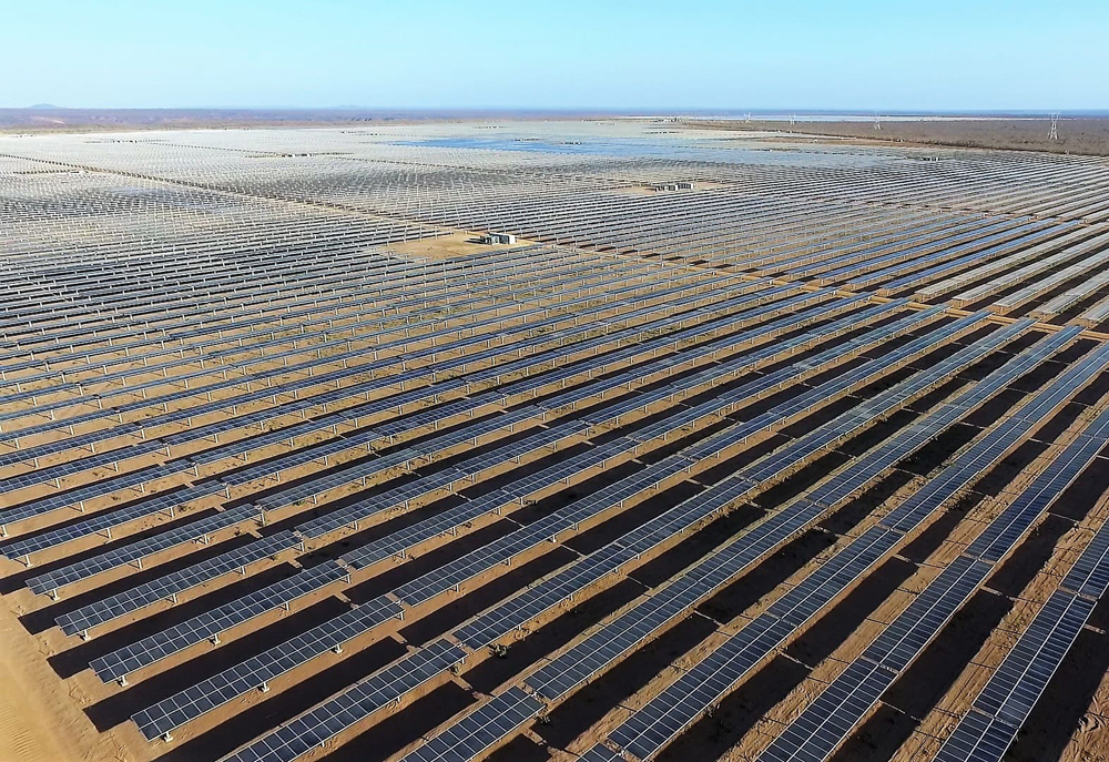 No momento, você está visualizando Brasil inicia operações dos dois maiores parques solares da América Latina