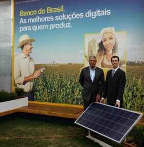 Leia mais sobre o artigo ABSOLAR e o Banco do Brasil realizaram cerimônia de assinatura de parceria institucional para o desenvolvimento de diversas ações estratégicas em prol da energia solar fotovoltaica no Brasil