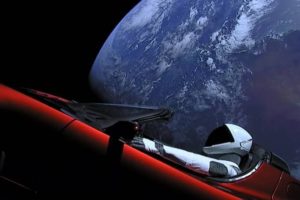 Leia mais sobre o artigo SpaceX lança foguete Falcon Heavy com carro Elétrico da Tesla a bordo