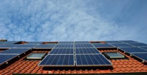 Leia mais sobre o artigo Brasil tem marca histórica com micro e mini geração de Energia Solar