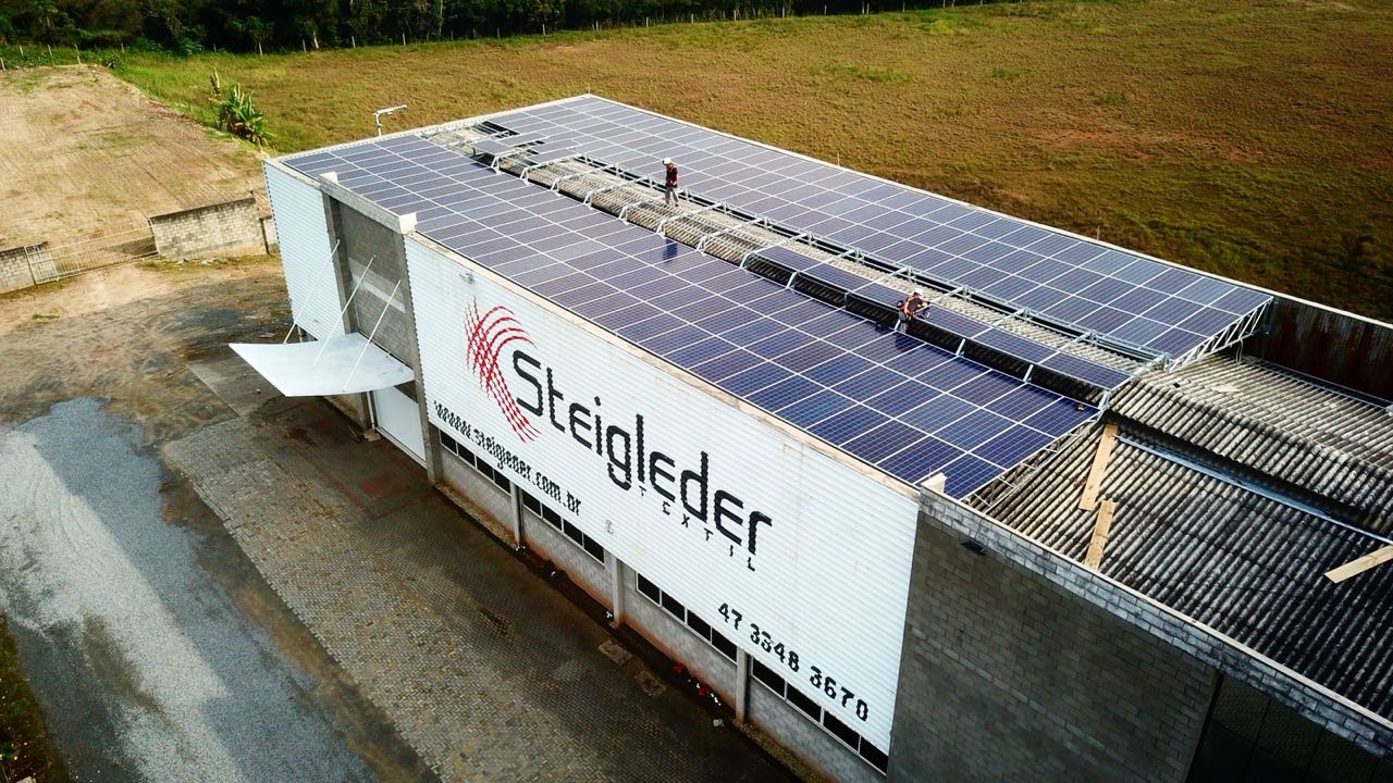 Você está visualizando atualmente Indústrias aumentam investimentos em Energia Solar