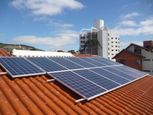 Leia mais sobre o artigo Brasil atinge 1 GW em geração distribuída de energia solar