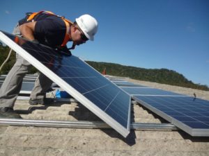 Leia mais sobre o artigo Sistemas de geração solar distribuída dobram no primeiro semestre no País