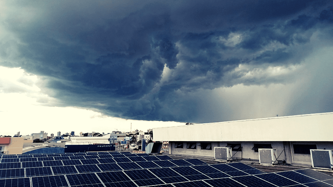 No momento, você está visualizando Entenda como a Irradiação Solar gera Energia Fotovoltaica mesmo em dias nublados